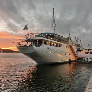 Úszó hotel Maelardrottningen Yacht, Stockholm